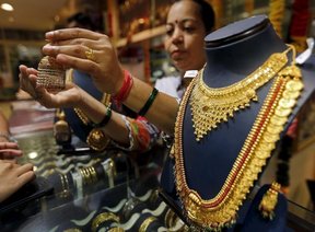 золотое украшение в Индии