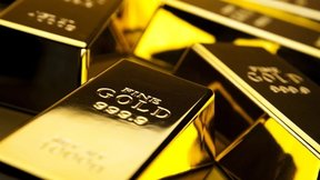пассажир вывез из Дубая больше килограмма золота в прямой кишке