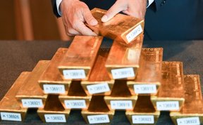 сколько золота в российских банках