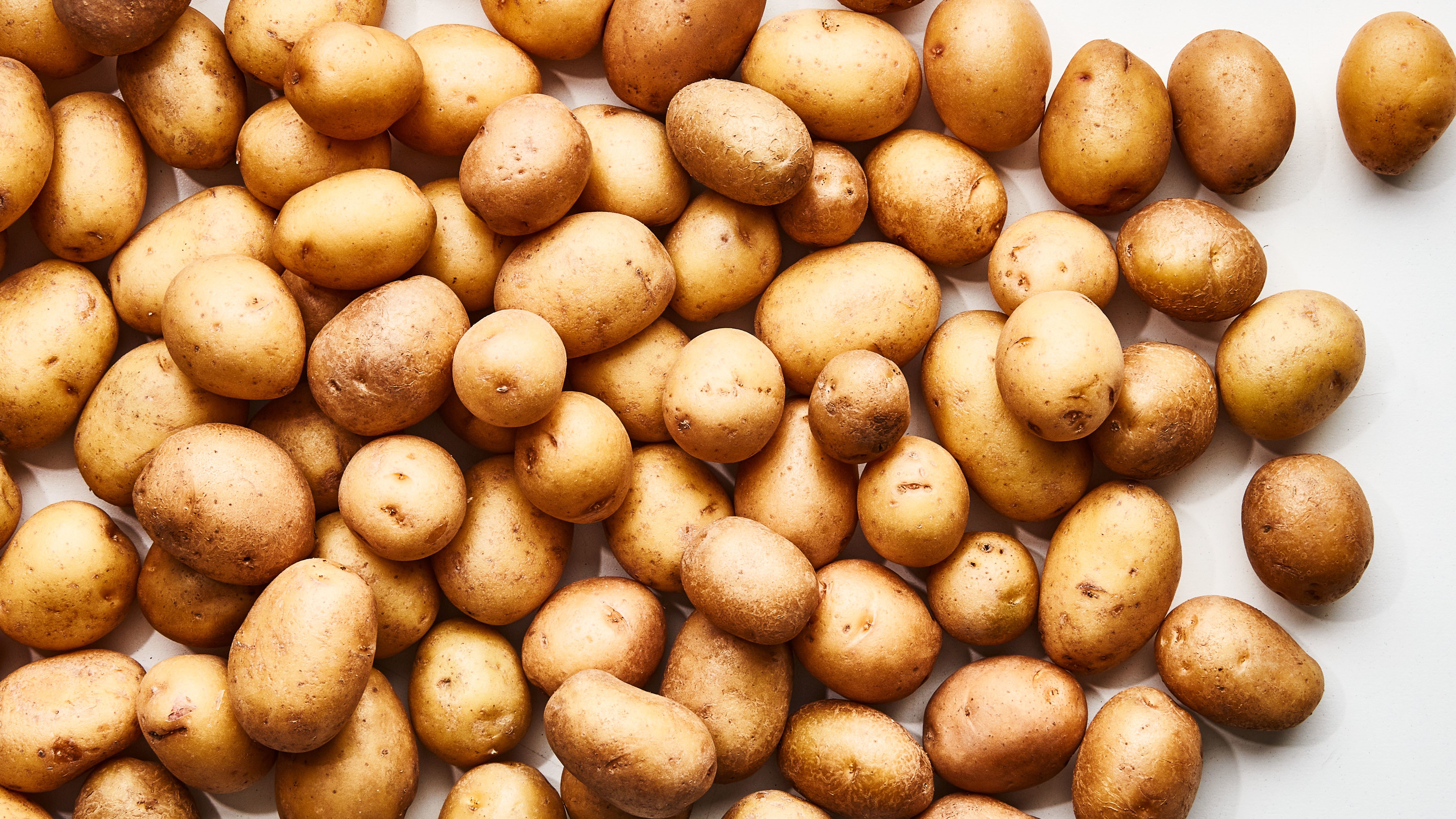 Potatoes picture. Сорт картофеля бейби. Картошка фон. Картошка картинка. Картофель Вики.