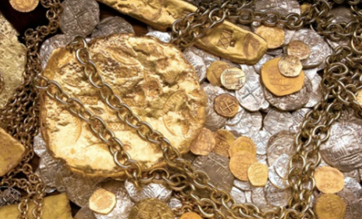 Найден корабль с золотом. Клад в Абхазии. Старинный клад. Датские золотые монеты. Монеты найденные в Керчи.