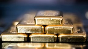 казахстан сокращает долю золота в резервах