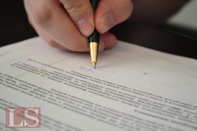 казахстан расторгает контракты на недропользование