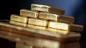 казахстанцы купили 125 кг золотых слитков