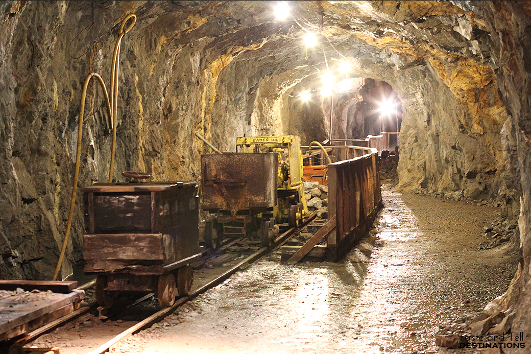 Золотые копи. Золотой рудник. Золотая шахта. Золотые Шахты. Подземная разработка месторождений полезных ископаемых.